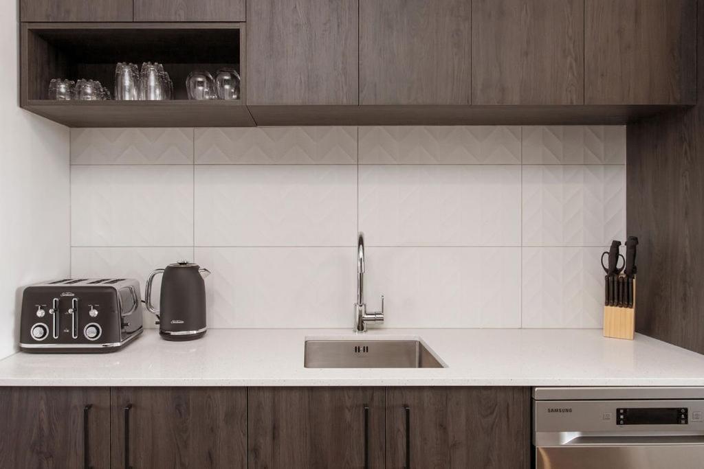 Appartamento Stylish Brand New Sunny 3Bdrm 3Bth Garage Sleeps 6 Christchurch Esterno foto