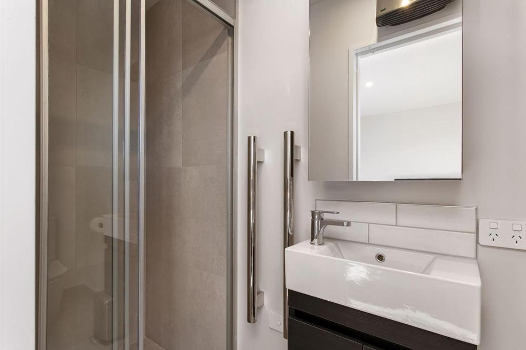 Appartamento Stylish Brand New Sunny 3Bdrm 3Bth Garage Sleeps 6 Christchurch Esterno foto