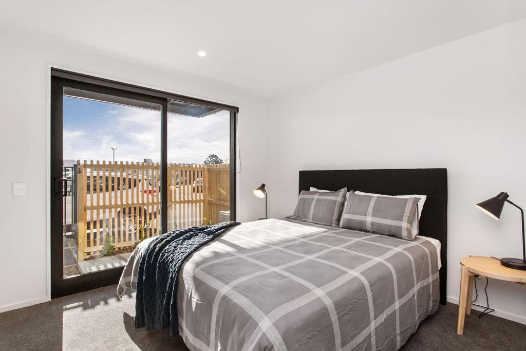 Appartamento Stylish Brand New Sunny 3Bdrm 3Bth Garage Sleeps 6 Christchurch Esterno foto
