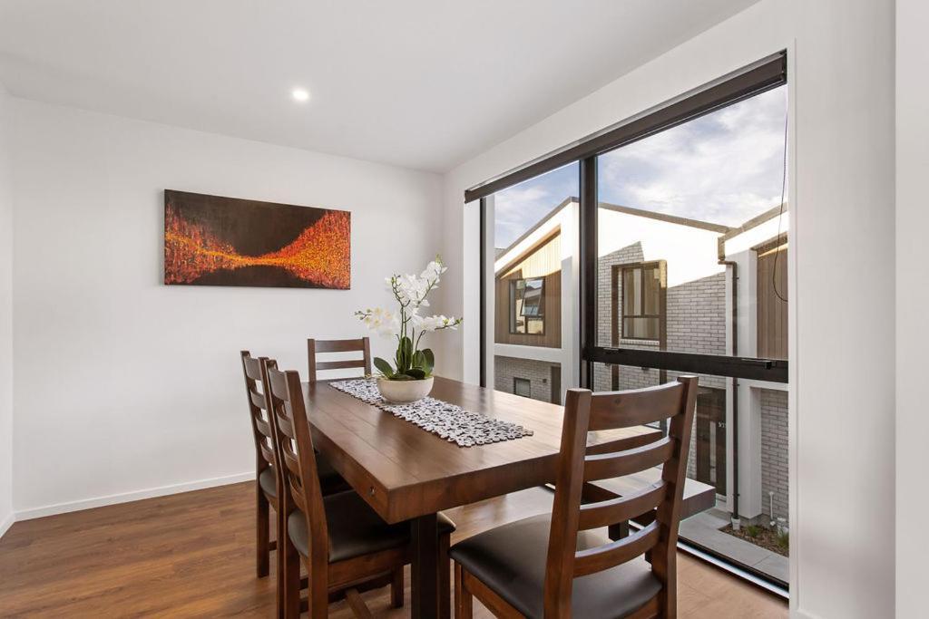 Appartamento Stylish Brand New Sunny 3Bdrm 3Bth Garage Sleeps 6 Christchurch Esterno foto